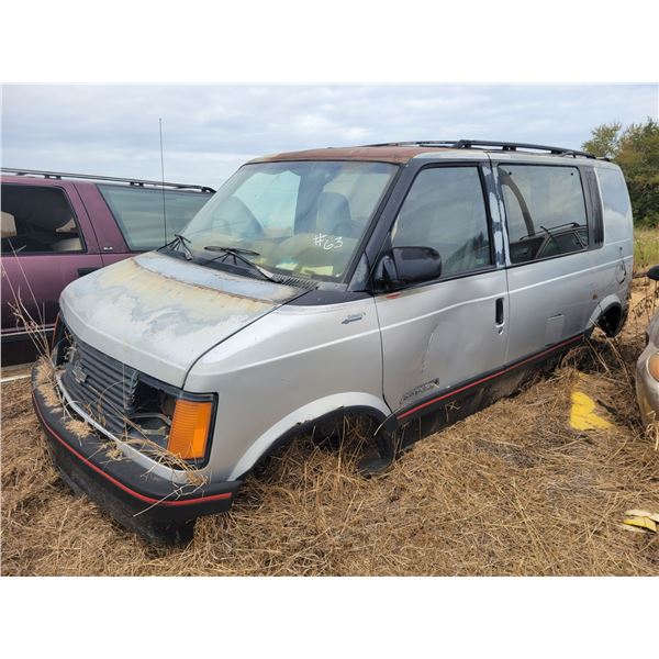 1989 Chev Astro van, has engine (sold for parts)