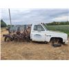 Image 3 : Chev truck & chassis, no engine (sold for parts), 7-trailer axles