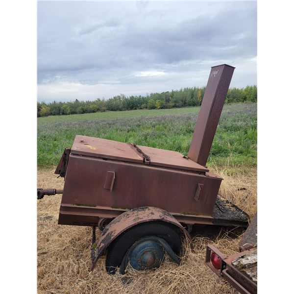 Hot tar roofing tank on wheels