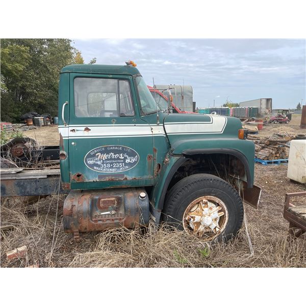 Loadstar 1800 truck (sold for parts)