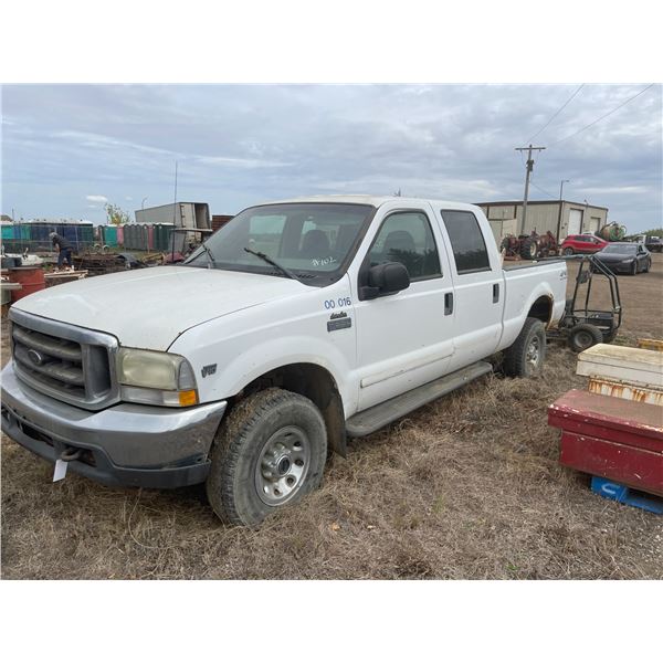 2002 Ford F350 crew cab, V10, auto, gas, 4WD c/w truck box fuel tank, not running (Sold for Parts)