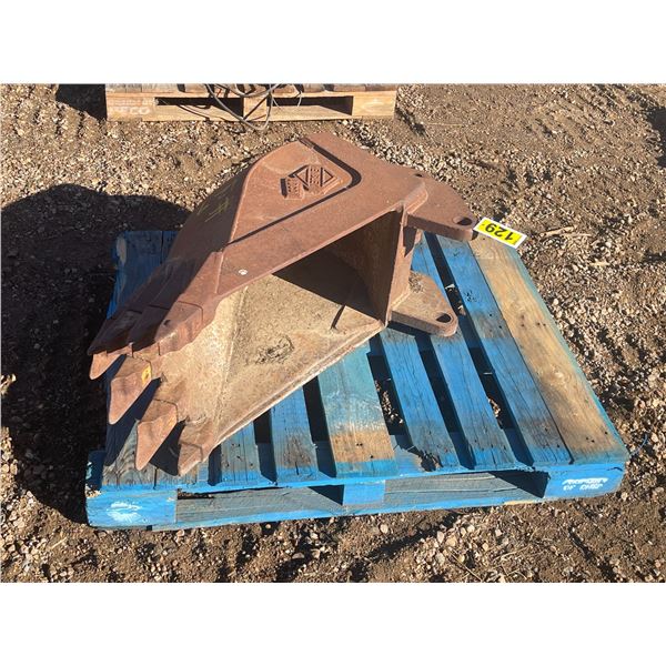 Hensley back hoe frost bucket