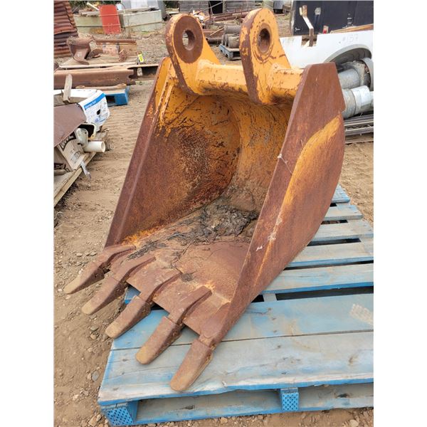 Backhoe bucket, 24 inch