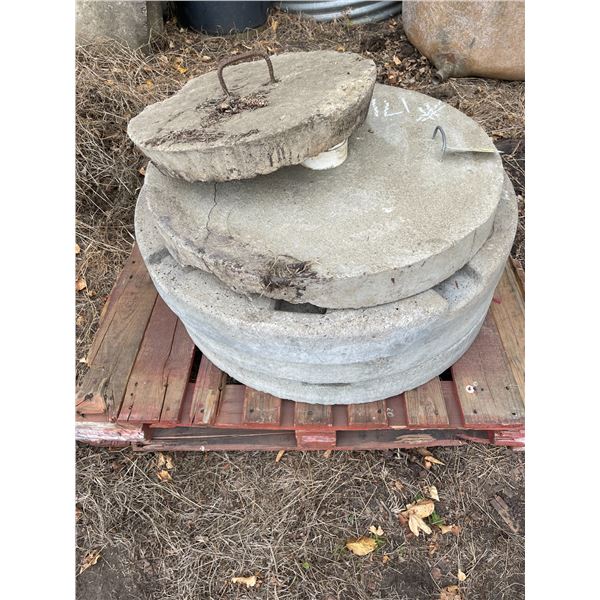 Concrete tank lids