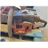 Image 4 : Leaf blower & chainsaw, works
