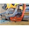 Image 5 : Leaf blower & chainsaw, works