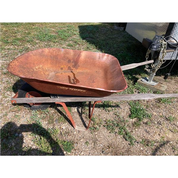 TRUE TEMPER WHEELBARROW