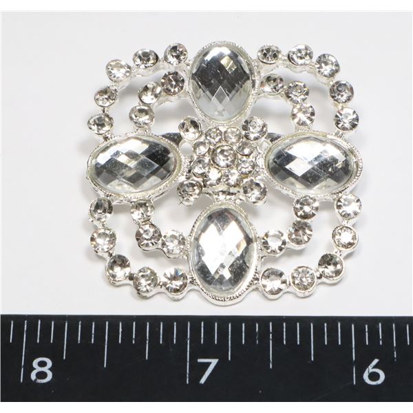 NEW SQUARE DESIGN RHINESTONE BROOCH