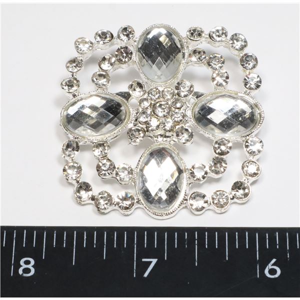 NEW SQUARE DESIGN RHINESTONE BROOCH