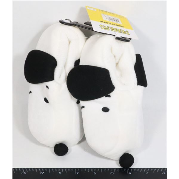NEW PEANUTS SNOOPY CHILDREN'S SIZE 9-10 SLIPPERS