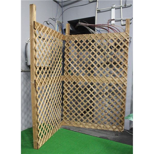 CUSTOM DECROTIVE WOODEN CORNER WALL