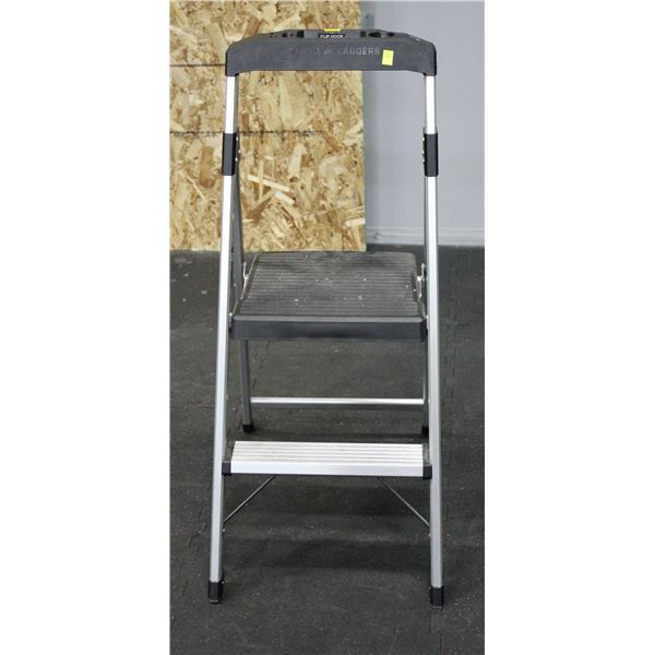 GORILLA TWO STEP LADDER