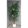 Image 1 : ARTIFICIAL TREE
