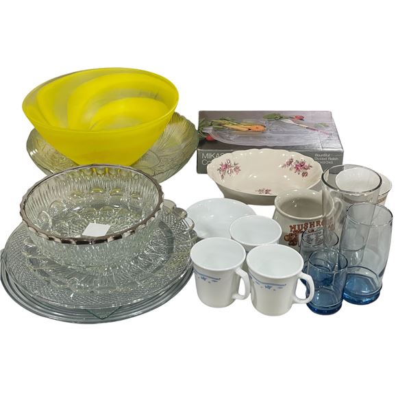 Group of misc. kitchenware - Mikasa crystal dish/ glasses & bowls