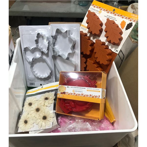 Group of assorted kitchenware - Set of Petro Canada Olympic Glasses with 22-carat-gold accents/ wine