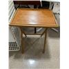 Image 2 : 2pc - Plastic storage system & folding wooden TV tray