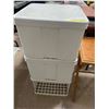 Image 3 : 2pc - Plastic storage system & folding wooden TV tray