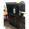 Image 2 : 2pc - 3 drawer dresser with TV nook & 2 drawer bedside table