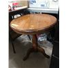Image 2 : Wooden circular end table & wooden square end table