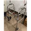 Image 2 : 2pc - Foldable walker with seat and folding walker