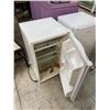 Image 2 : 2 pc - Hisense bar fridges (White)
