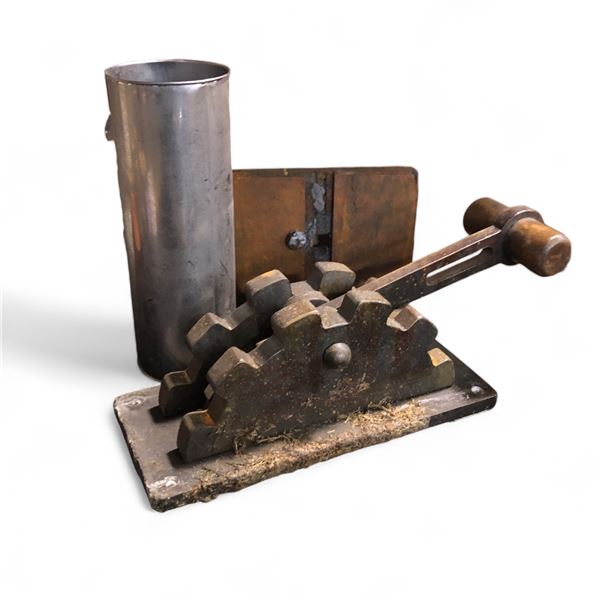 Group of assorted set dec Laboratory Props Accessories (from the horror fiction series)