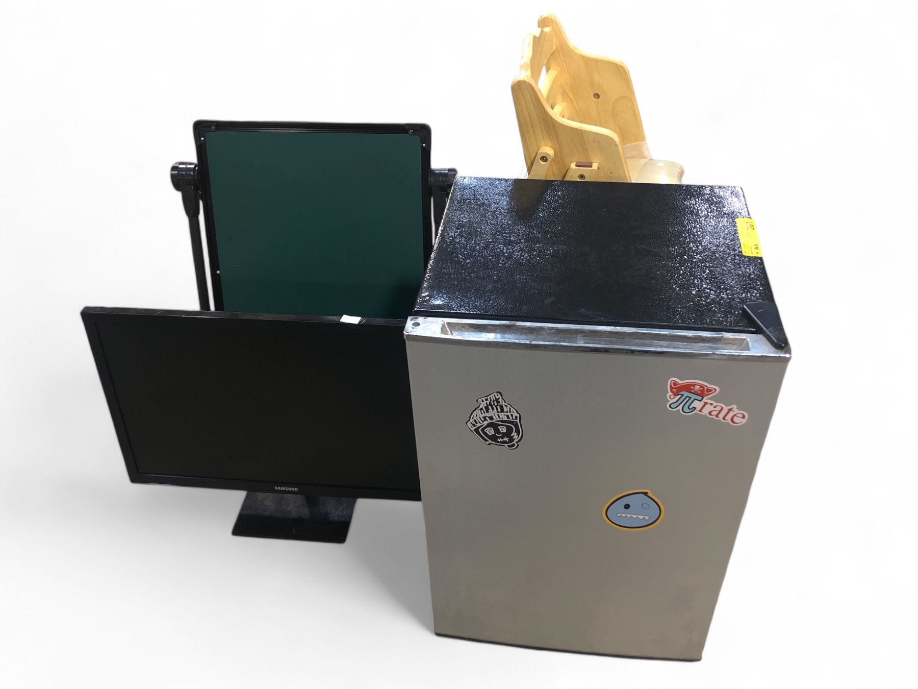 4 pc - Mini bar fridge w/ Samsung 27