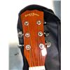 Image 2 : Spear & Shield acoustic guitar w/ soft case - RH