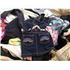 Image 2 : Pallet full of assorted clothing - approx. 300pcs