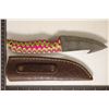 Image 2 : 9" DAMASCUS STEEL HUNTING KNIFE WITH SKINNING HOOK