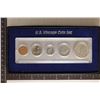 Image 2 : US VINTAGE COIN SET: IN HARD PLASTIC HOLDER AND