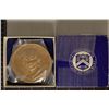 Image 1 : 8.66 OZ. BRONZE DONNA POPE MEDAL BY THE BUREAU