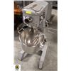 Image 2 : HOBART 30QT MIXER W/ATTACHMENTS