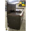 Image 8 : MOFFAT 5' COMBINATION RANGE W/ 36" GRIDDLE, 2 GAS