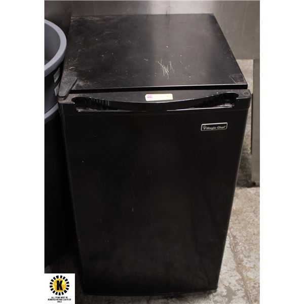 MAGIC CHEF MINI FRIDGE