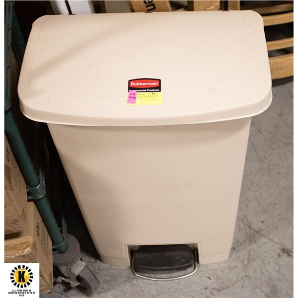 NEW 13 GALLON RUBBERMAID STEP ON GARBAGE CAN