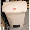 Image 1 : NEW 13 GALLON RUBBERMAID STEP ON GARBAGE CAN