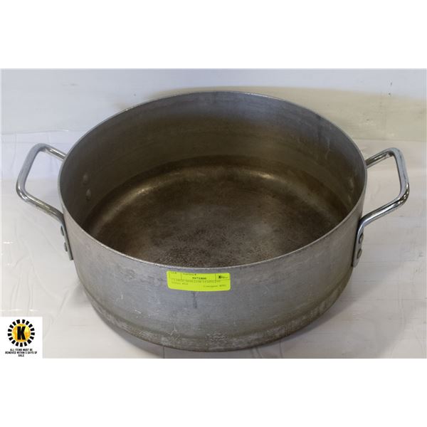 1 LARGE SHALLOW STAINLESS STEEL POT