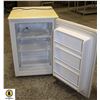Image 2 : DANBY UPRIGHT FREEZER