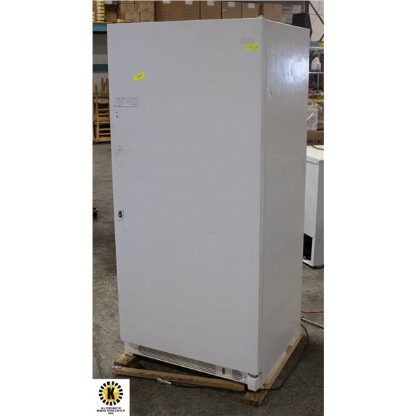 FRIGIDAIRE FREE STANDING FRIDGE