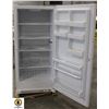 Image 2 : FRIGIDAIRE FREE STANDING FRIDGE