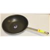 Image 2 : NEW NON-STICK ALUMINUM 13" STIR FRY PAN