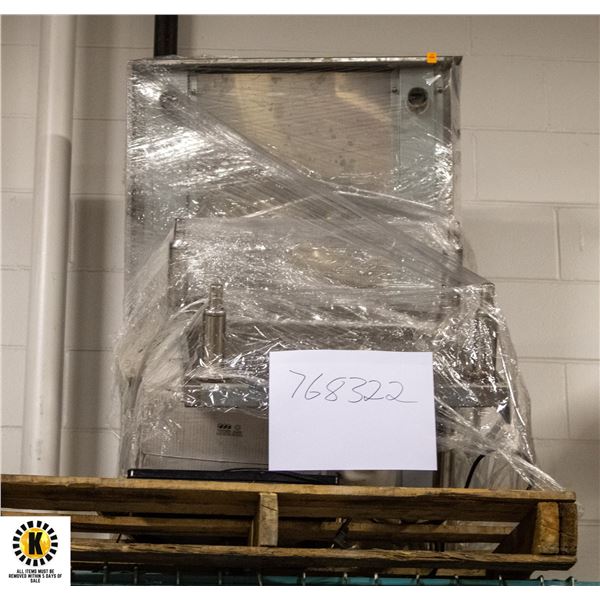 PALLET OF ASSORTED RESTAURANT ITEMS