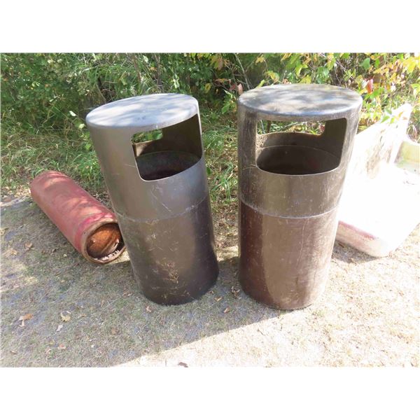 2 Garbage Cans 36'' x 16'' 