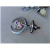 Image 2 : 2 Hood Ornaments : Cadillac, Cougar