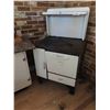 Image 1 : Vintage Croydon Wood Stove 33'' H x 29'' W x 22'' D with Rack 