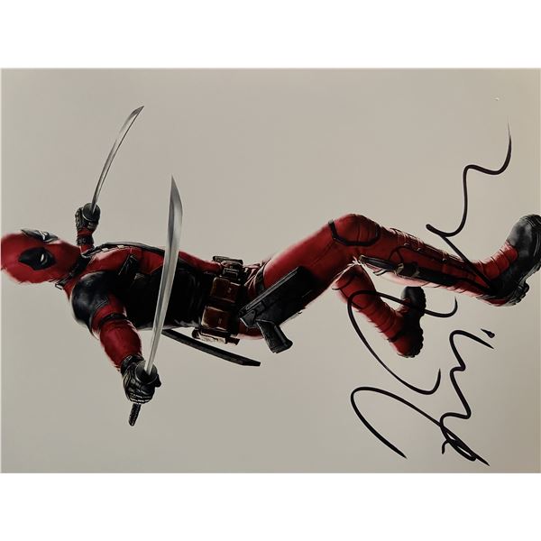Deadpool Ryan Reynolds signed movie photo