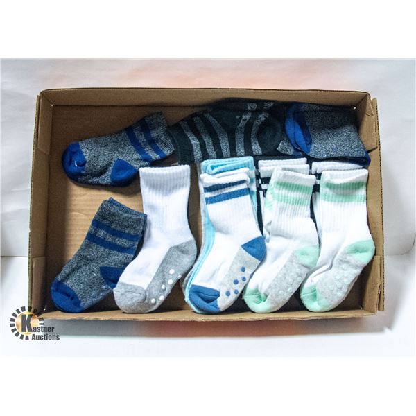 FLAT OF 16 PAIRS OF NEW CHILDRENS SOCKS