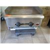 Image 2 : Wells Metal Griddle w/ Backsplash 29" x 24"