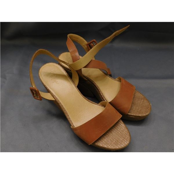 Crown Vintage Women's Brown Sandals Size 10M